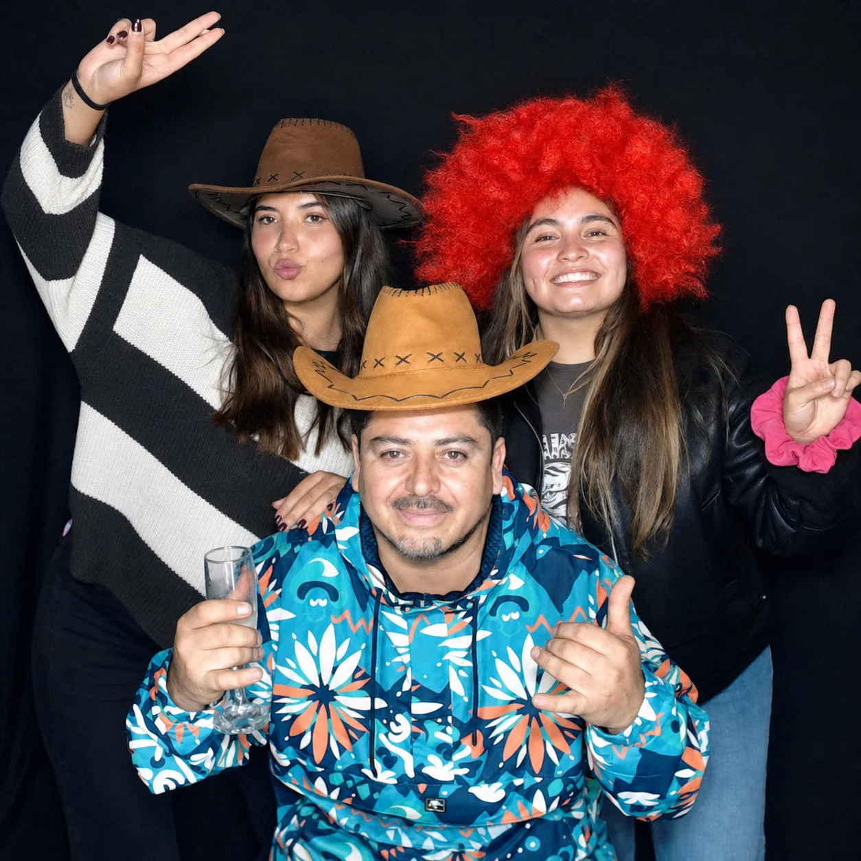 Invitados disfrutando su cumpleaños con Festa